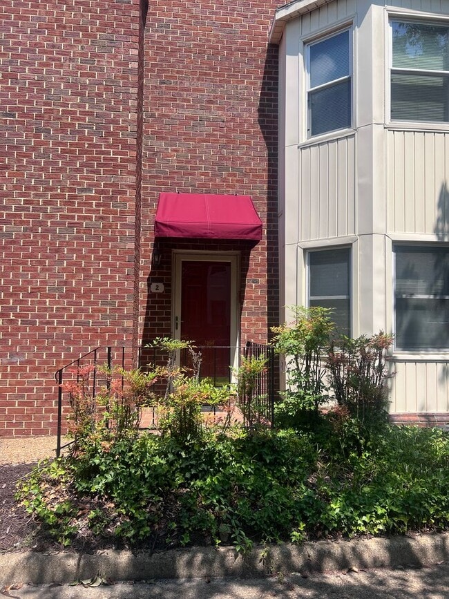 Building Photo - 2 Academy Ln