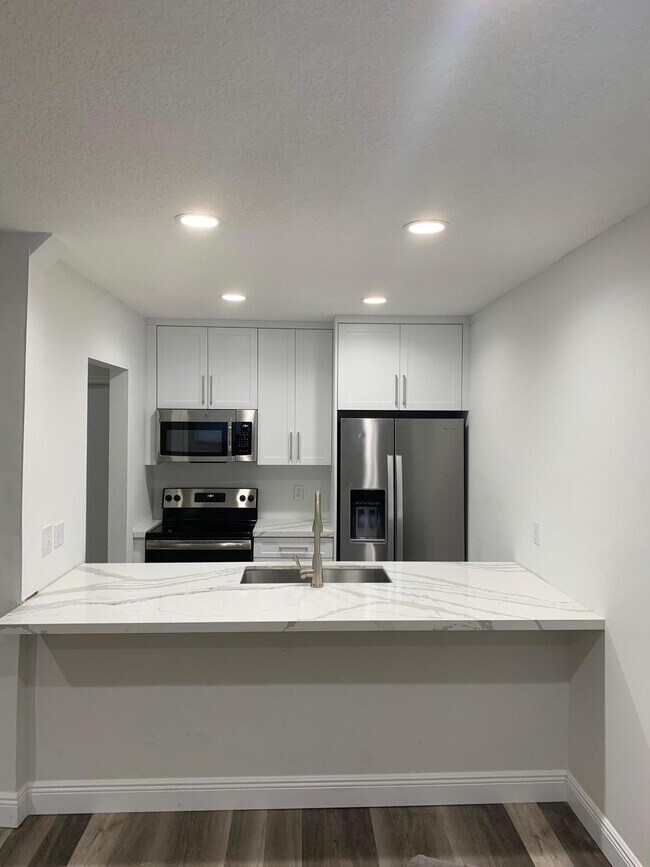 Foto del edificio - 825 NW 13th St
