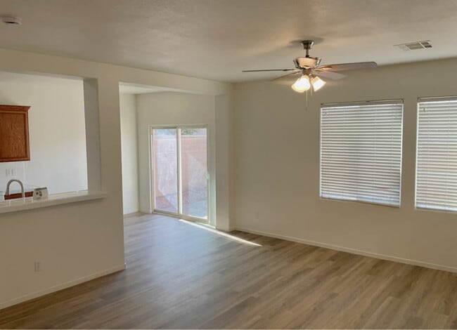 Building Photo - 6181 Arlington Ash St