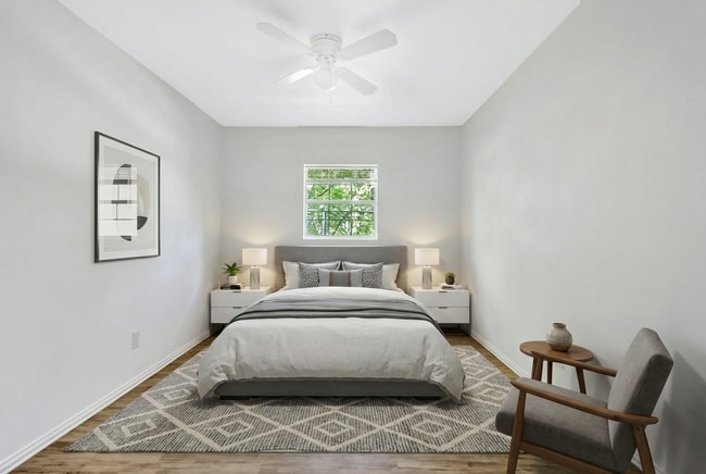 Building Photo - 901 Bessie St