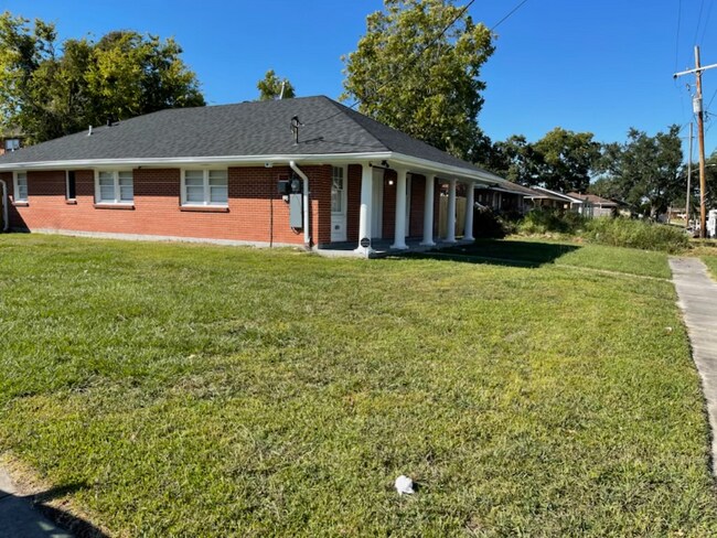 Building Photo - 10820 Dreux Ave