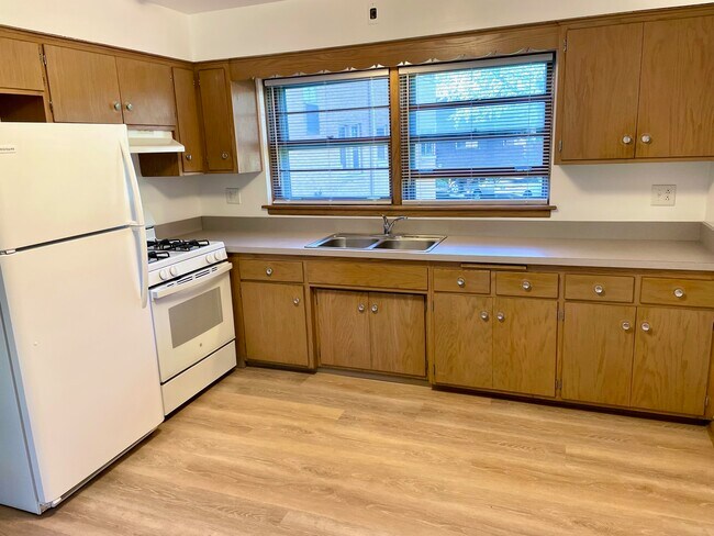 Foto del edificio - 1334 Woodview Ln