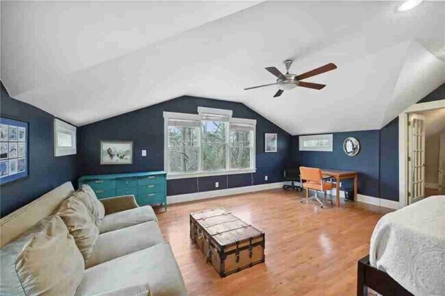 Foto del edificio - 976 Bouldercrest Dr SE