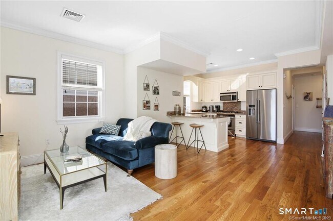 Foto del edificio - 1241 Post Rd