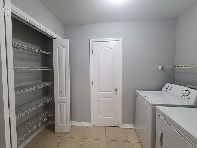 Foto del edificio - 61471 N 7th St