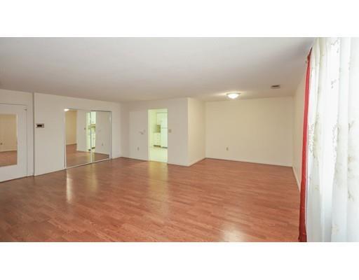 Foto del edificio - 1002 Paradise Rd
