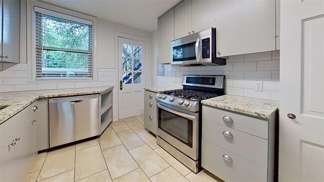 Foto del edificio - 1703 Summit View Pl