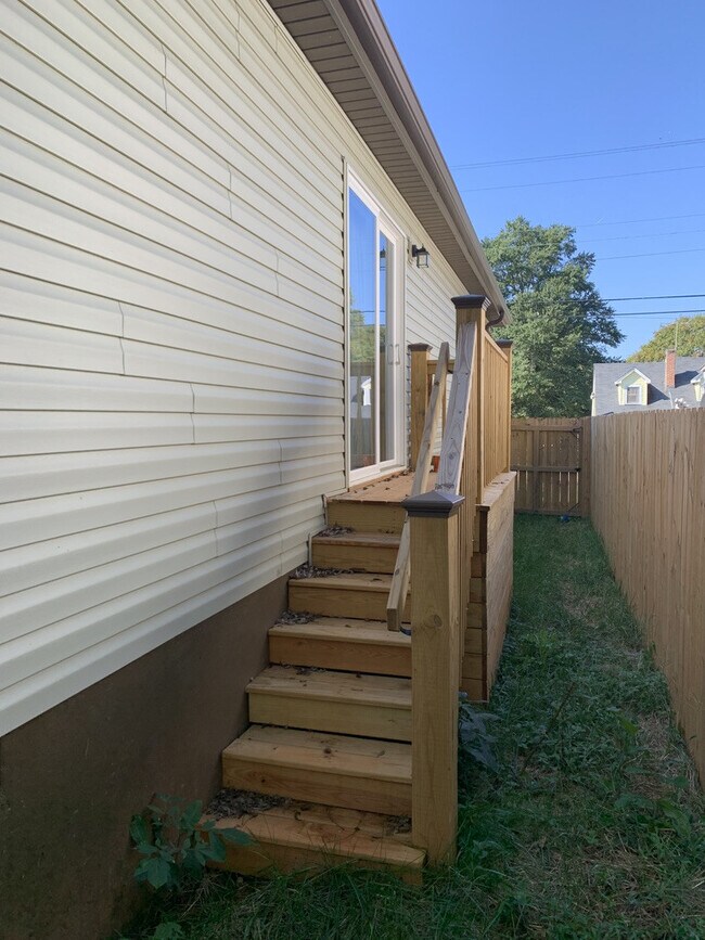 Building Photo - 104 NFA