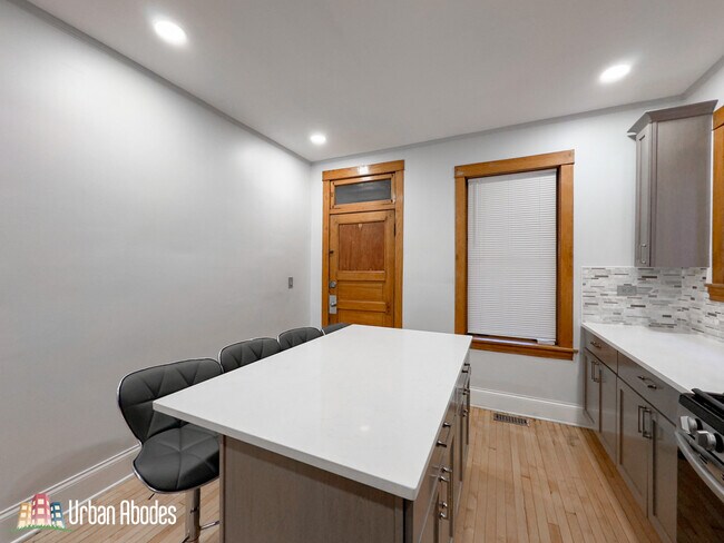 Foto del edificio - 4322 W Kamerling Ave