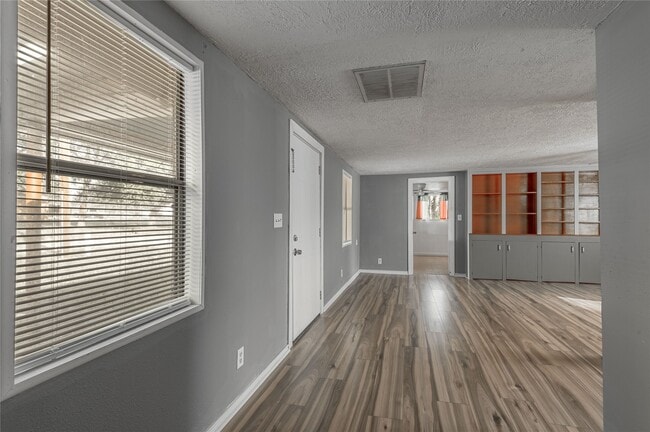 Building Photo - 1417 23rd St