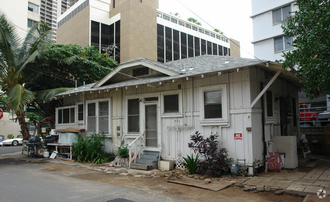 Building Photo - 228 Liliuokalani Ave