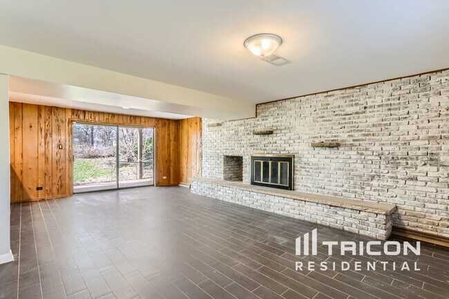 Foto del edificio - 7221 Red Oak Dr