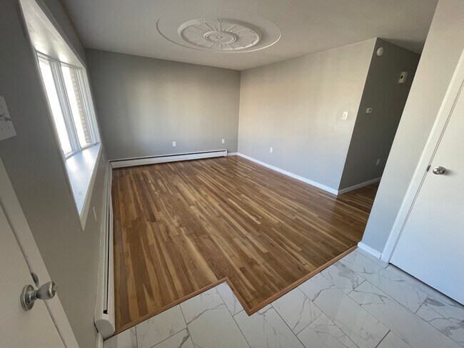 Foto del edificio - 120 E Elm St