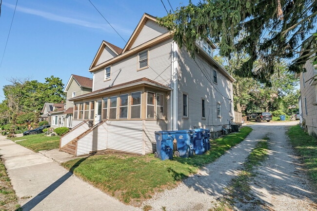 Building Photo - 2638-2640 Vermont St