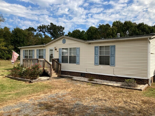 Foto del edificio - Three Bedroom Home in Hickory