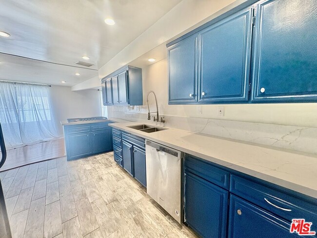 Building Photo - 7428 W 81st St