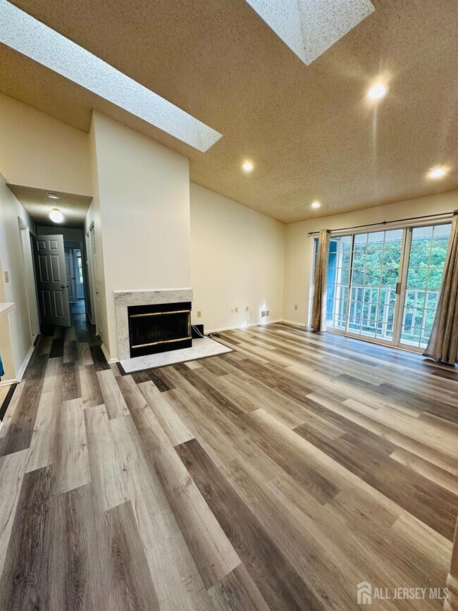 Building Photo - 87 Sapphire Ln