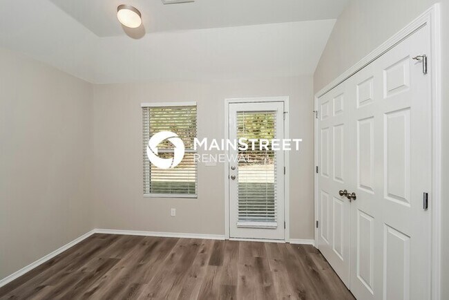 Foto del edificio - 545 Fox Run Cir