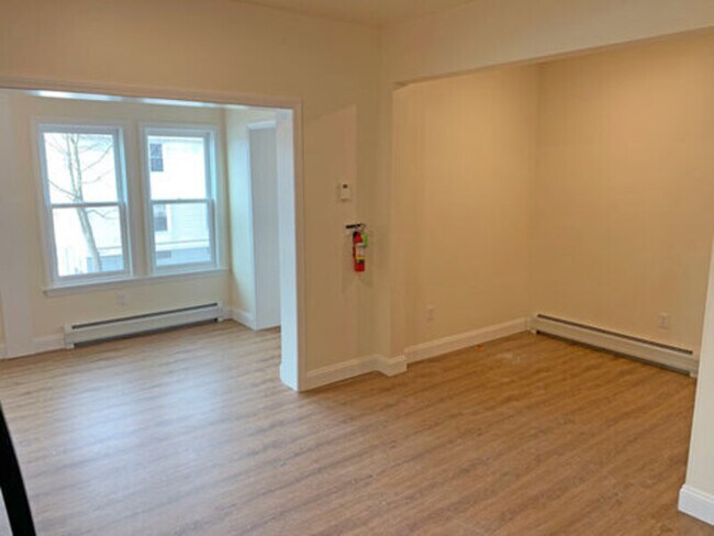Foto del edificio - 323 Pearl St