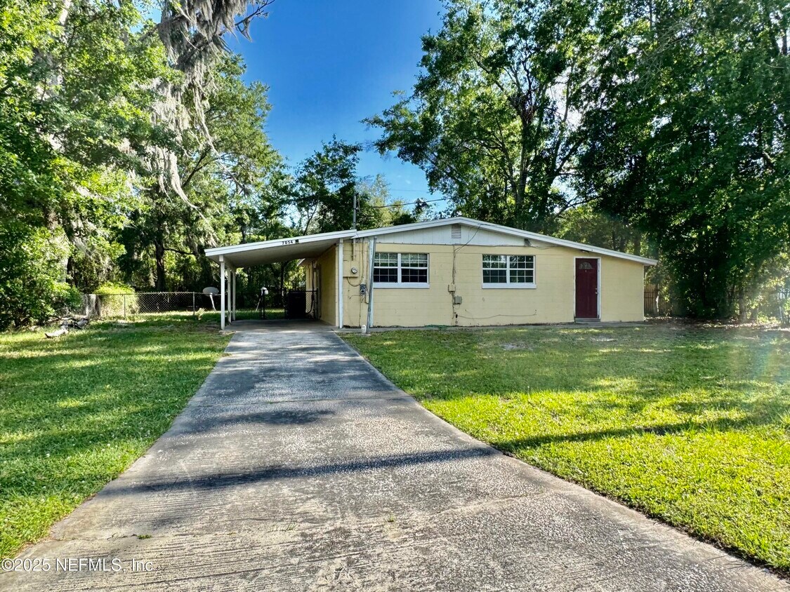 Primary Photo - 7054 Red Robin Dr