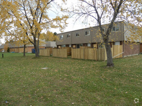 Building Photo - Townhomes of Forest Glade