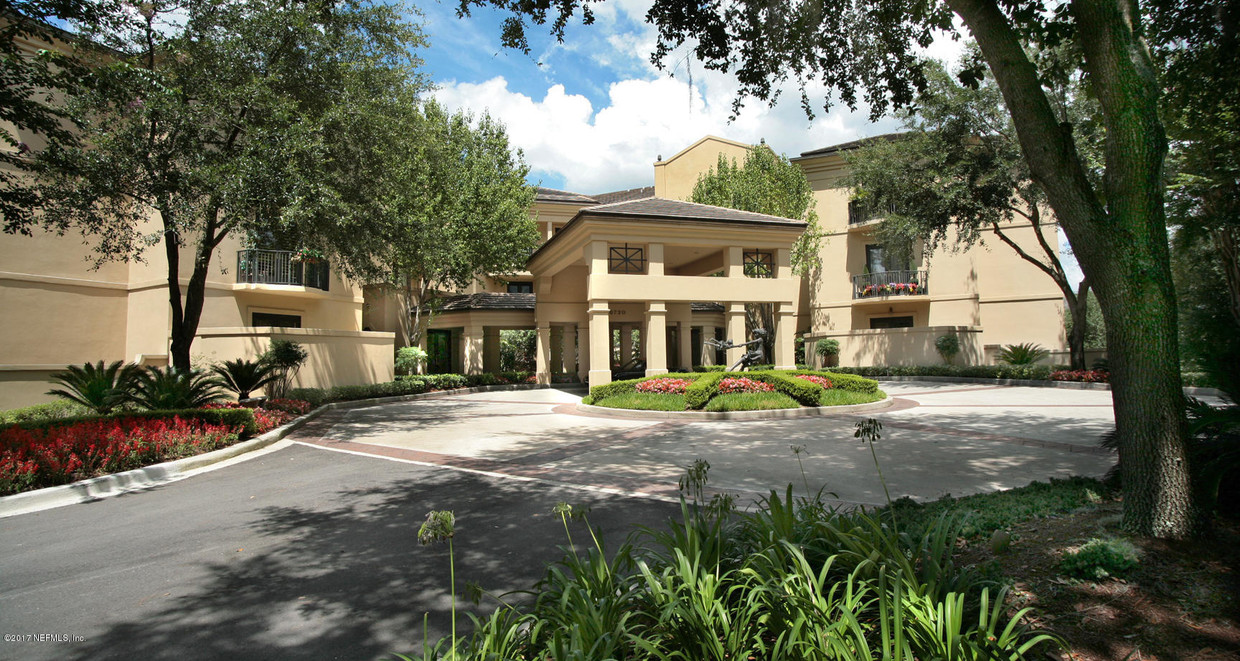 Foto principal - 6730 Epping Forest Way N