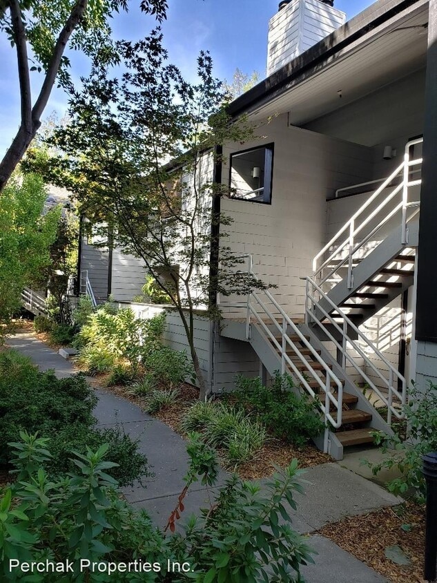 Primary Photo - 1 br, 1 bath House - 3193 Wayside Plaza #13