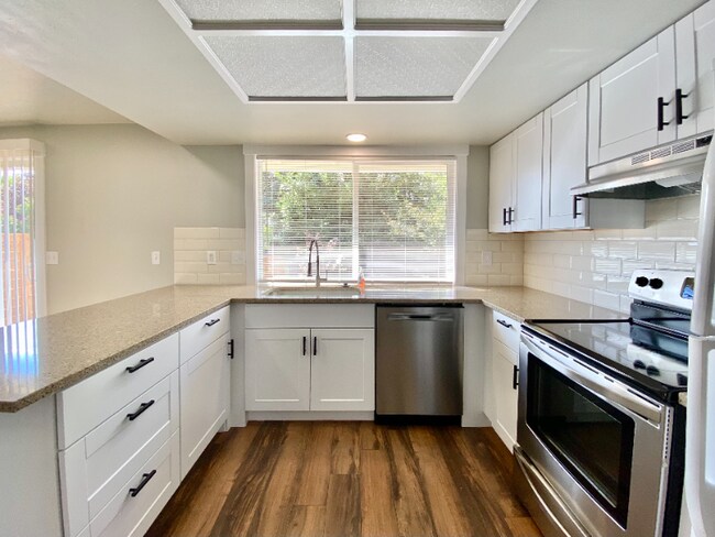 Building Photo - 315 SE 151st Ave