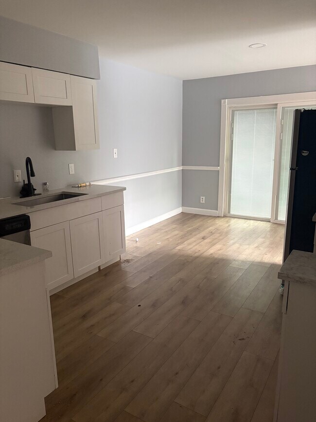 Foto del edificio - 8901 Tronewood Dr