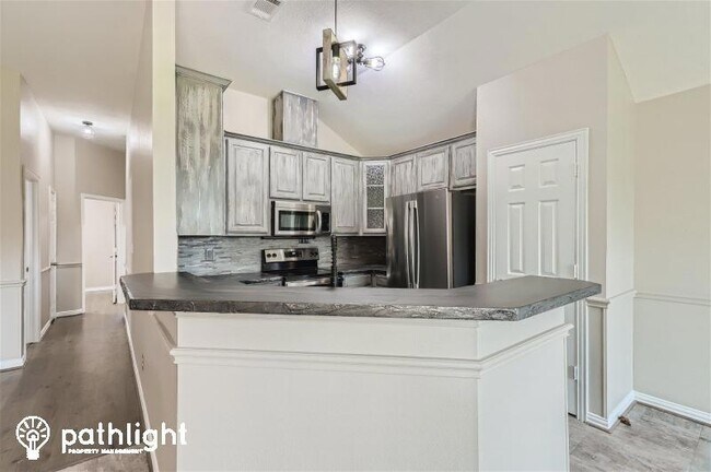Building Photo - 621 Matador Dr