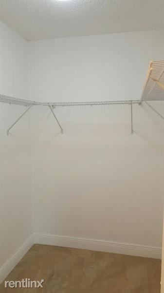 Building Photo - 2 br, 2 bath Condo - 7401 NW 16th St