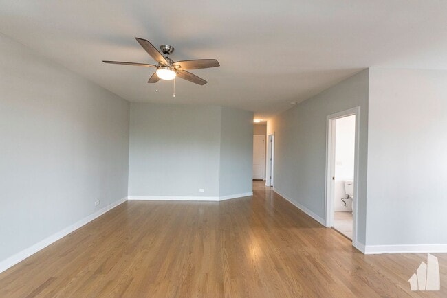 Building Photo - 3925 N Keeler Ave