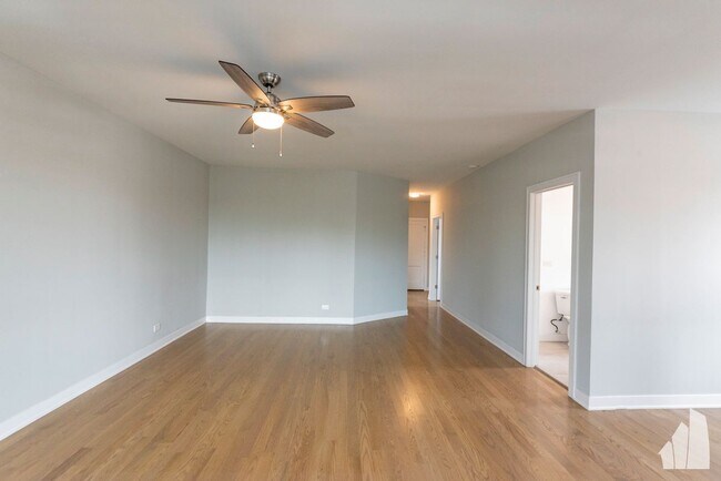 Foto del edificio - 3925 N Keeler Ave