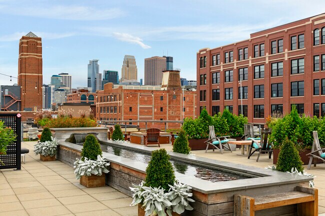 Foto del edificio - ElseWarehouse in the North Loop