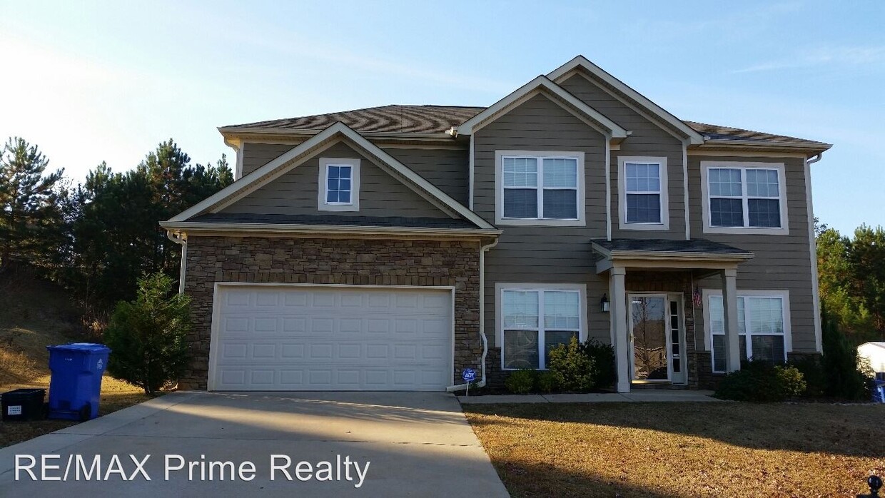 Primary Photo - 4 br, 2.5 bath House - 4716 Lakefront Court