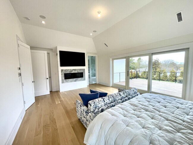 Foto del edificio - 59 Shinnecock Hills Rd