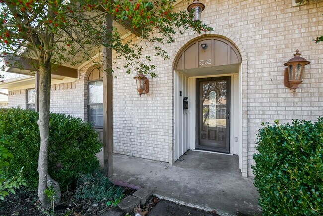 Foto del edificio - 2532 Belhaven Dr