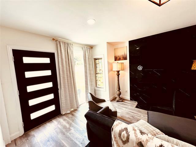 Foto del edificio - 2859 W Brooklyn Ave