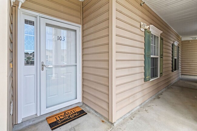 Building Photo - Longwood Condo