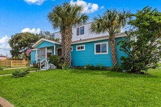 Building Photo - 728 7th St