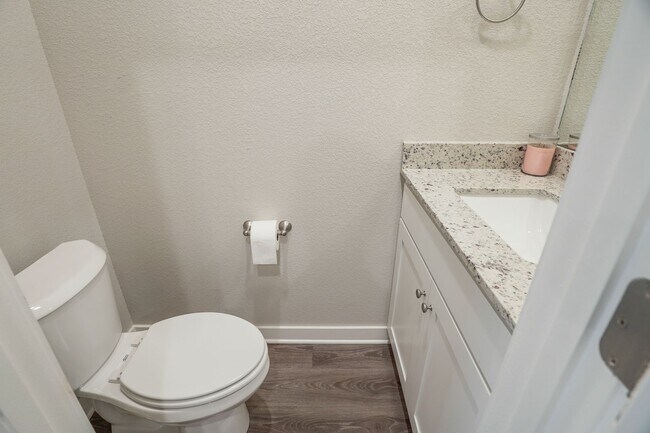 Foto del edificio - 2 bedroom 2.5 bath home
