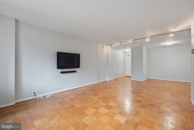 Foto del edificio - 2939 Van Ness St NW