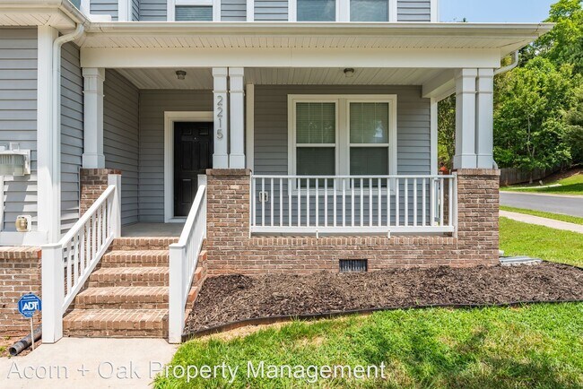Building Photo - 3 br, 2.5 bath House - 2215 Pear Tree Lane