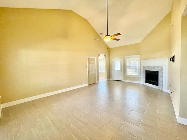 Foto del edificio - 1315 Forest Shore Dr