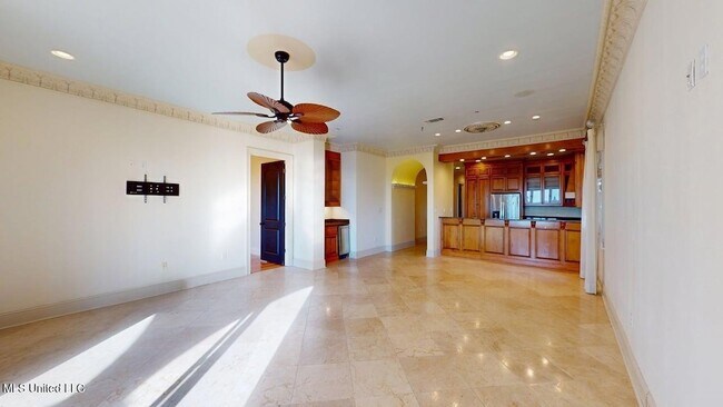 Foto del edificio - 4640 W Beach Blvd