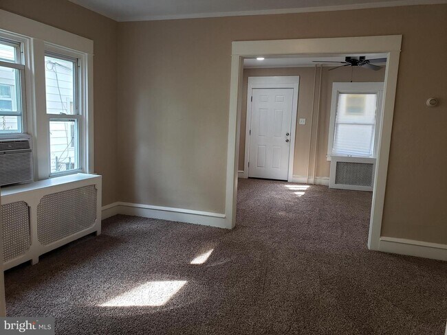 Building Photo - 123 Primos Ave