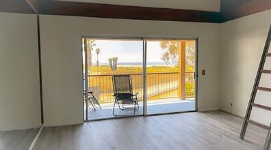 Building Photo - 960 Lighthouse Way