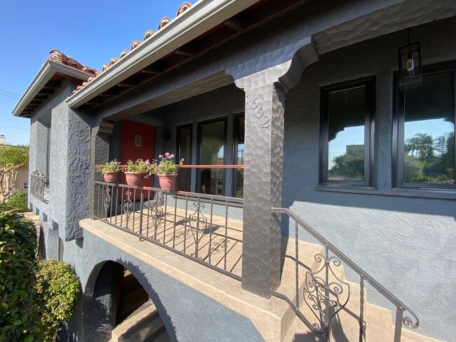 Building Photo - 1602 Carmona Ave