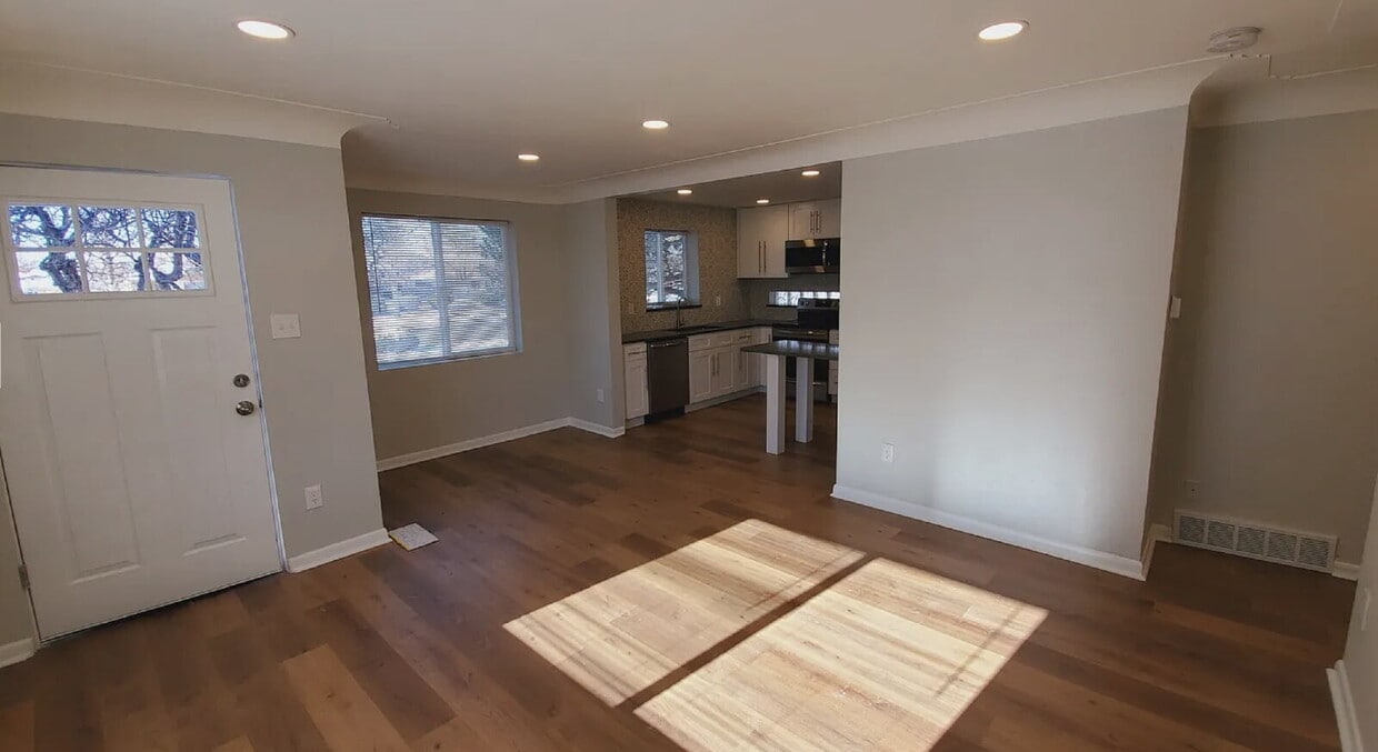 Photo - 3618 N Monaco Street Pkwy-