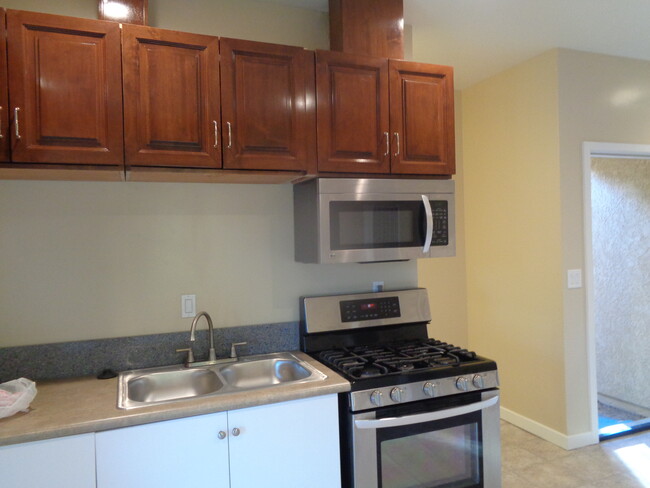 Building Photo - 4953 Campanile Dr